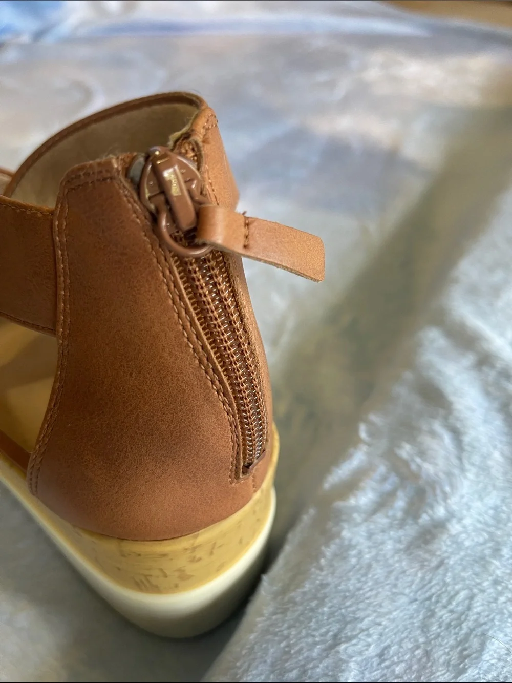 SOUL Naturalizer Strappy Wedge Sandals in Cream and Tan Size 8.5